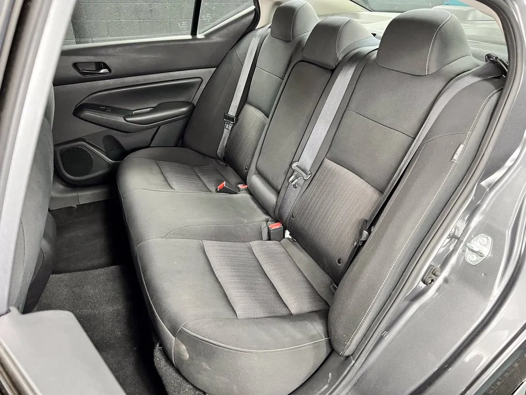 Nissan Altima photo 16