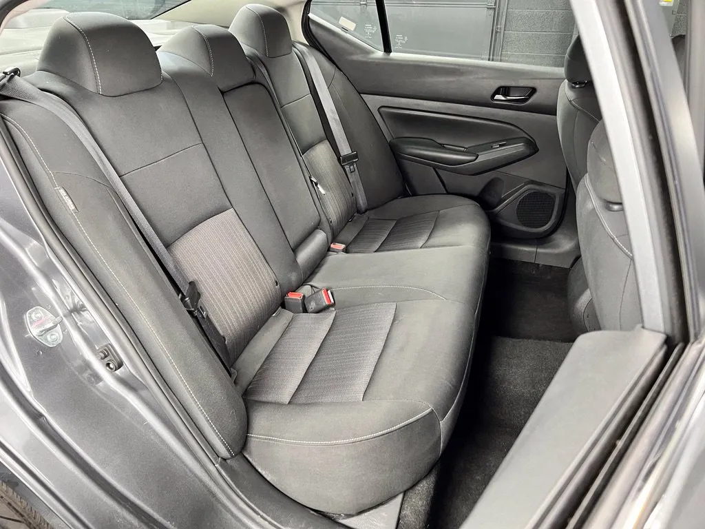 Nissan Altima photo 17