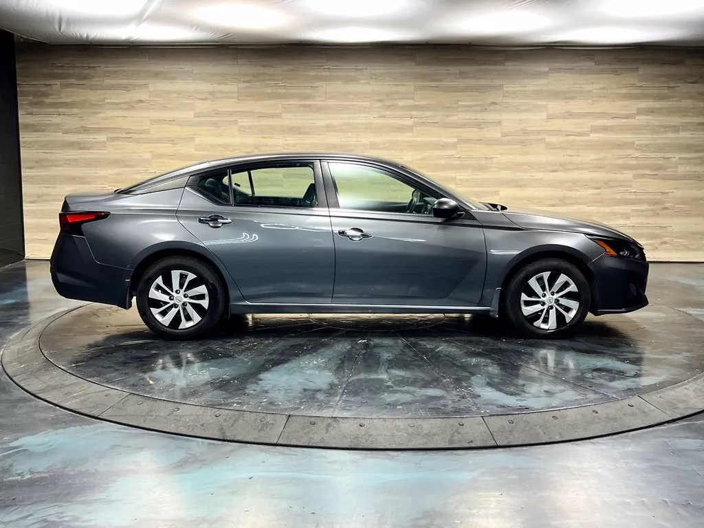 Nissan Altima photo 20