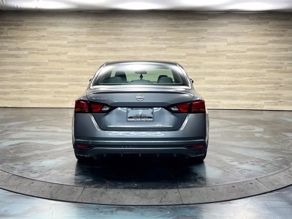 Nissan Altima photo 18