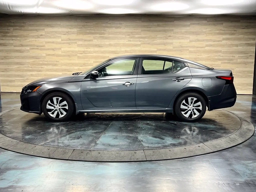 Nissan Altima photo 21