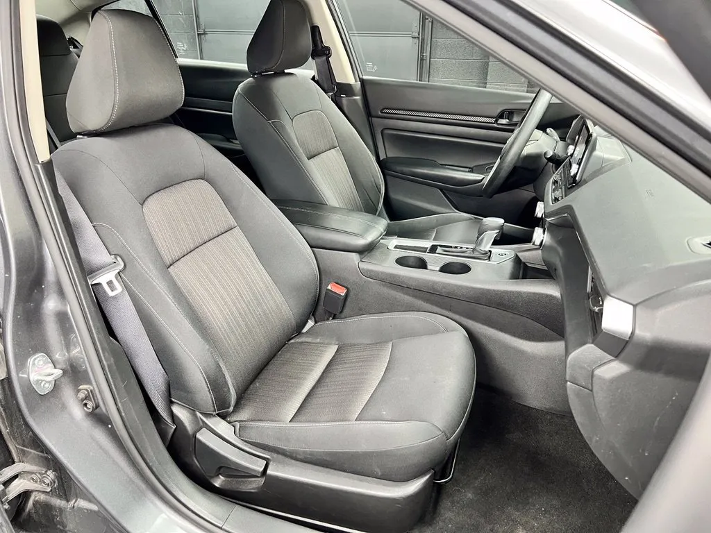 Nissan Altima photo 7