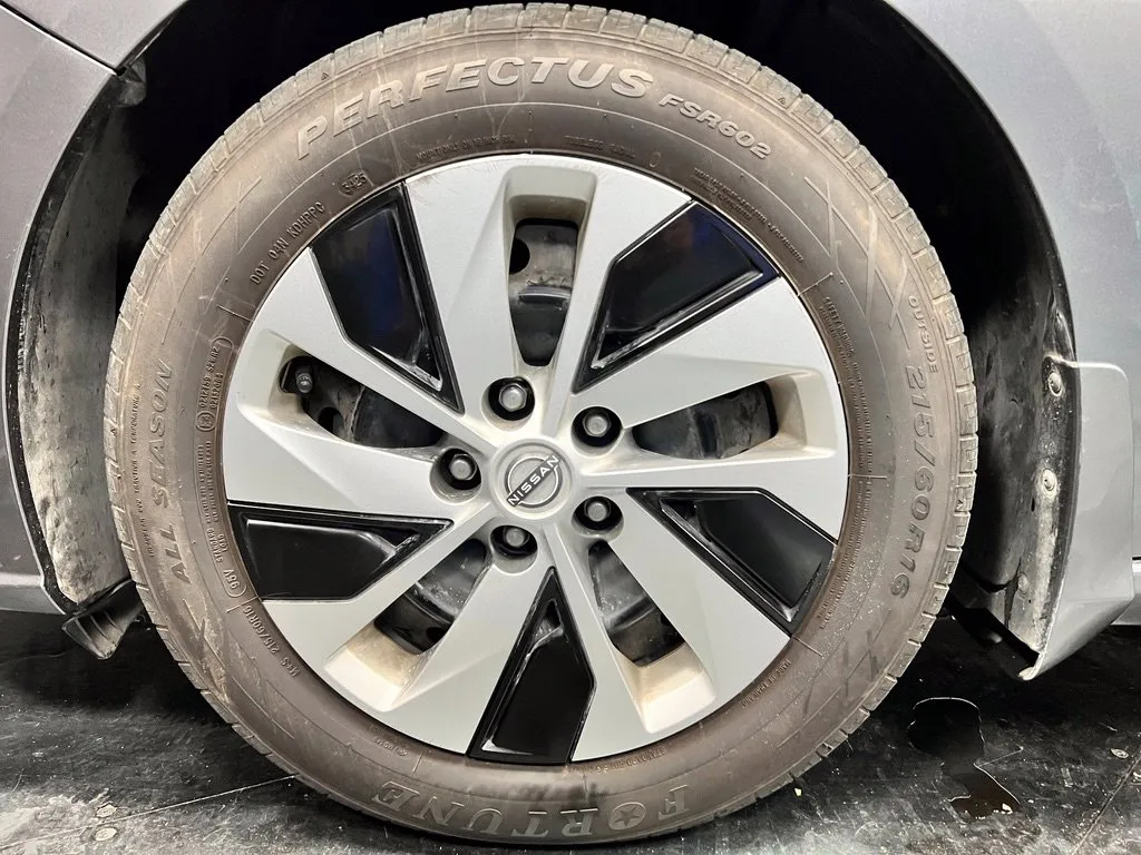 Nissan Altima photo 10