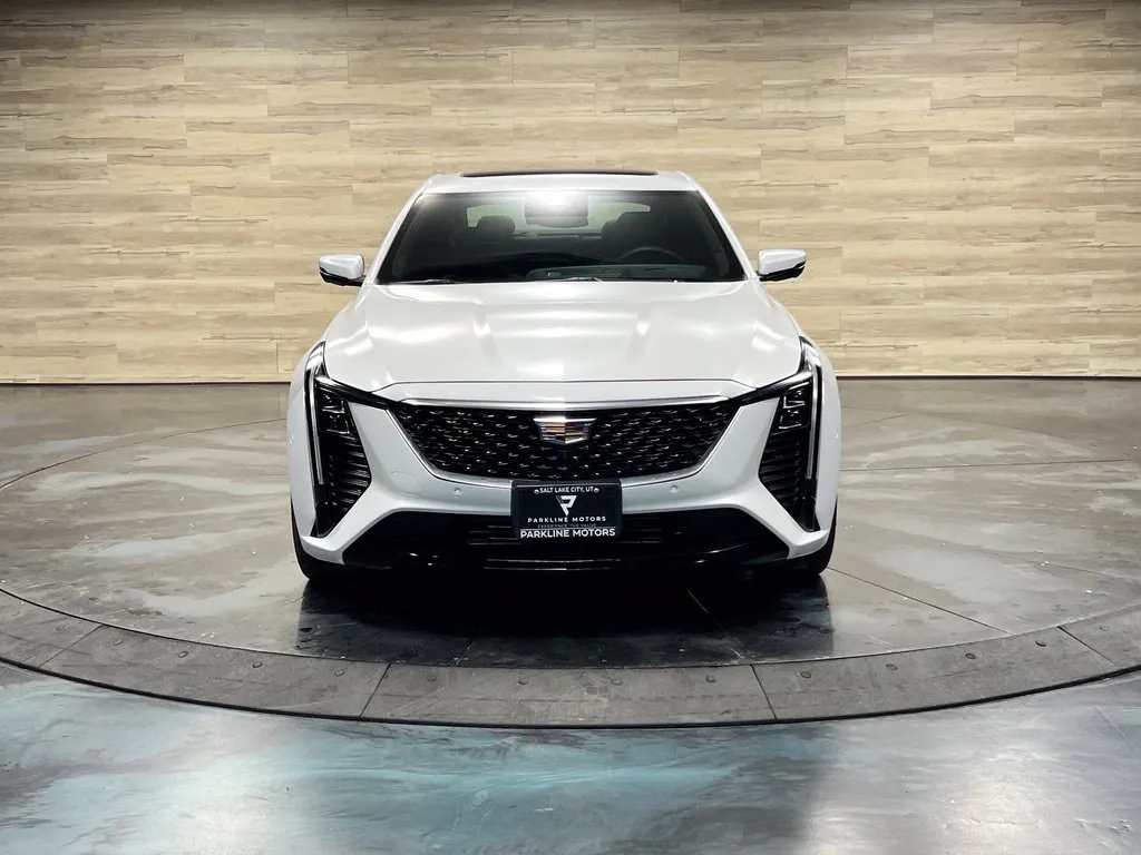 Cadillac CT5 photo 8
