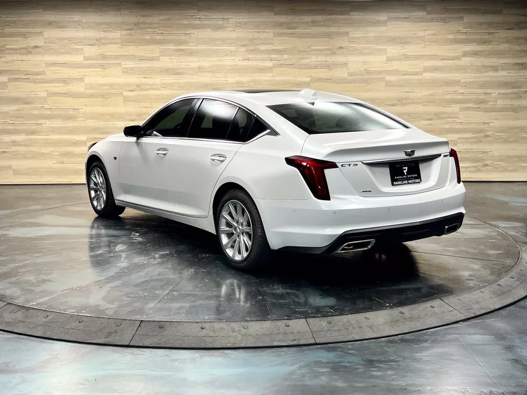 Cadillac CT5 photo 17
