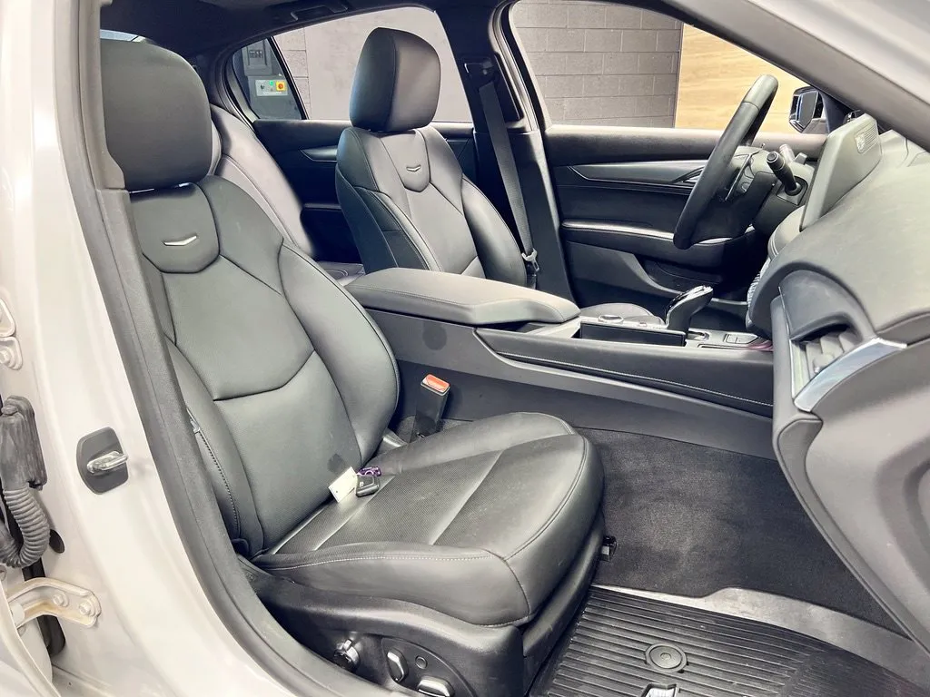 Cadillac CT5 photo 7
