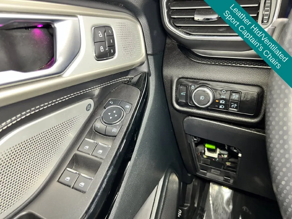 Ford Explorer photo 24