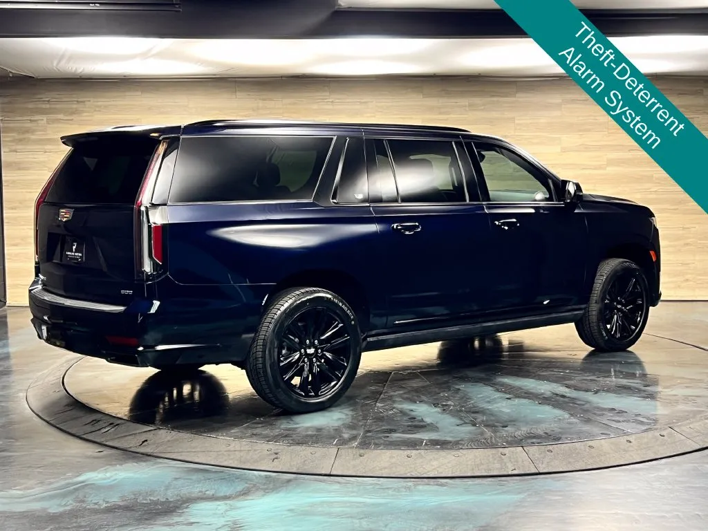 Cadillac Escalade ESV photo 13