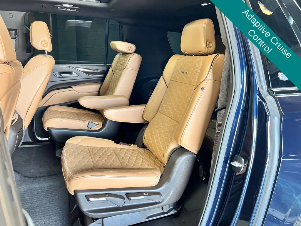 Cadillac Escalade ESV photo 14