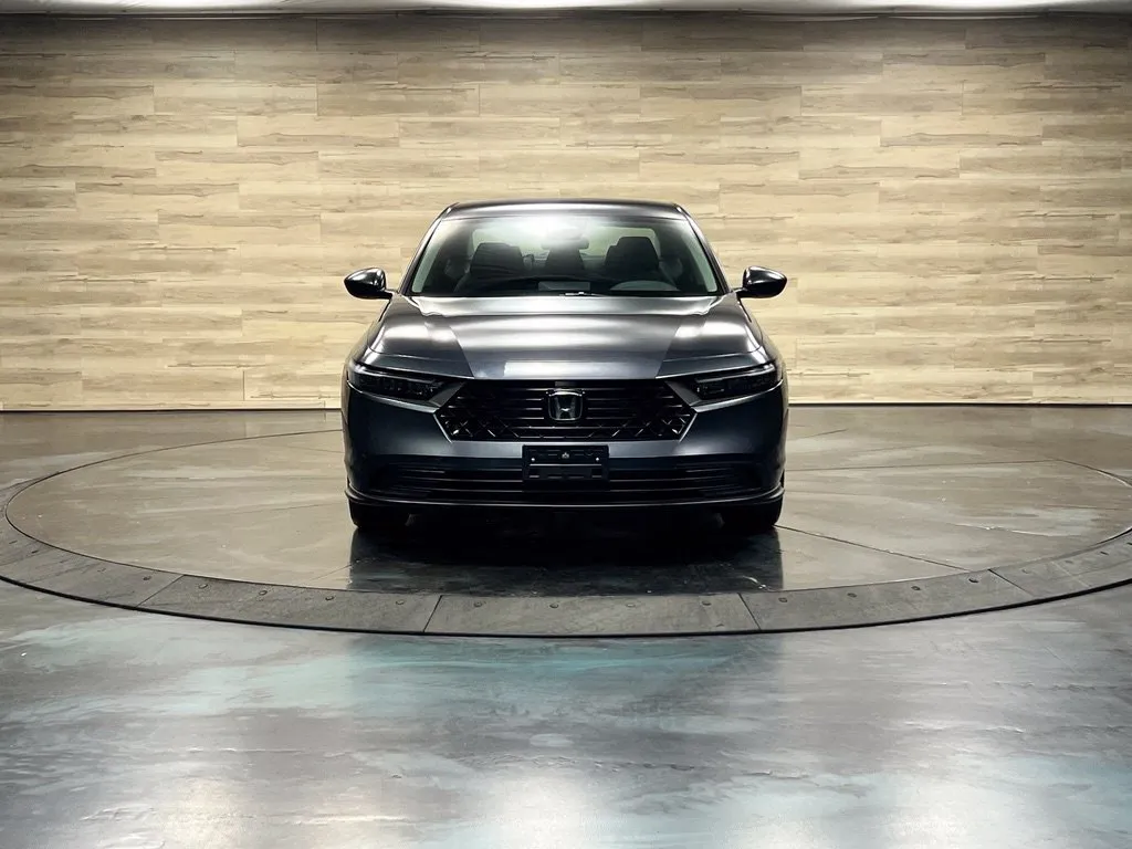 Honda Accord photo 8