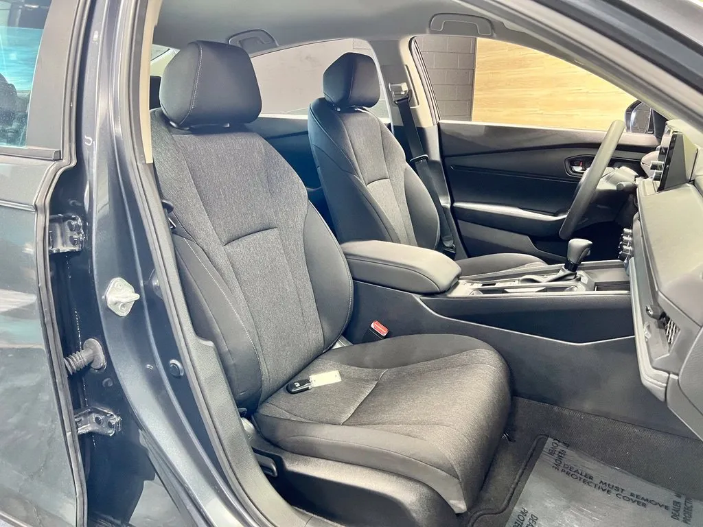 Honda Accord photo 7