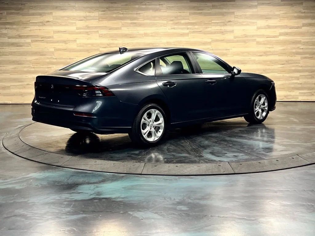 Honda Accord photo 10