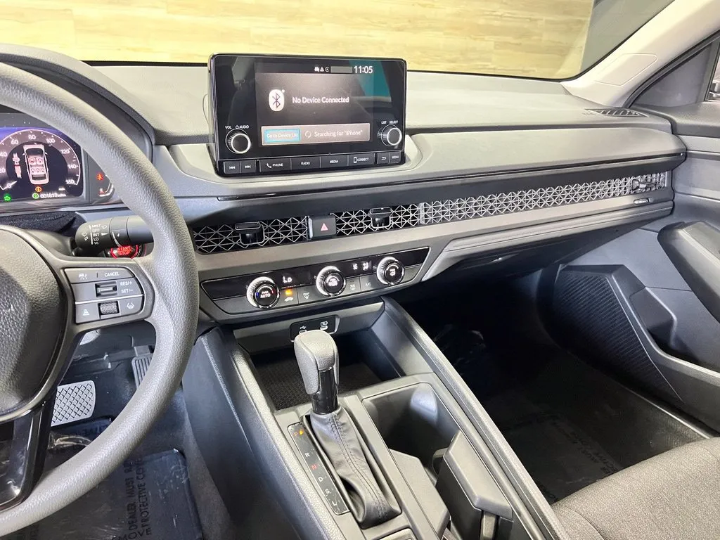 Honda Accord photo 6