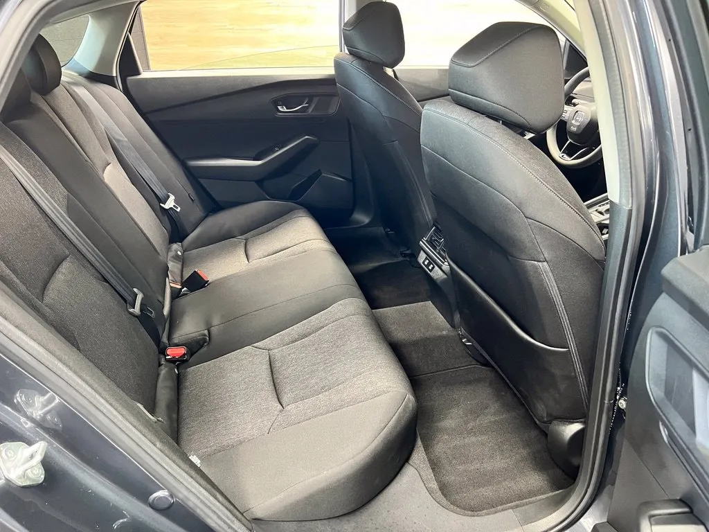 Honda Accord photo 12