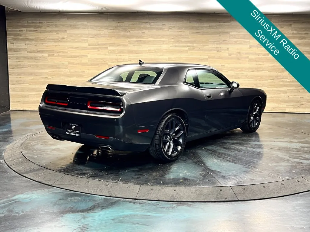 Dodge Challenger photo 15