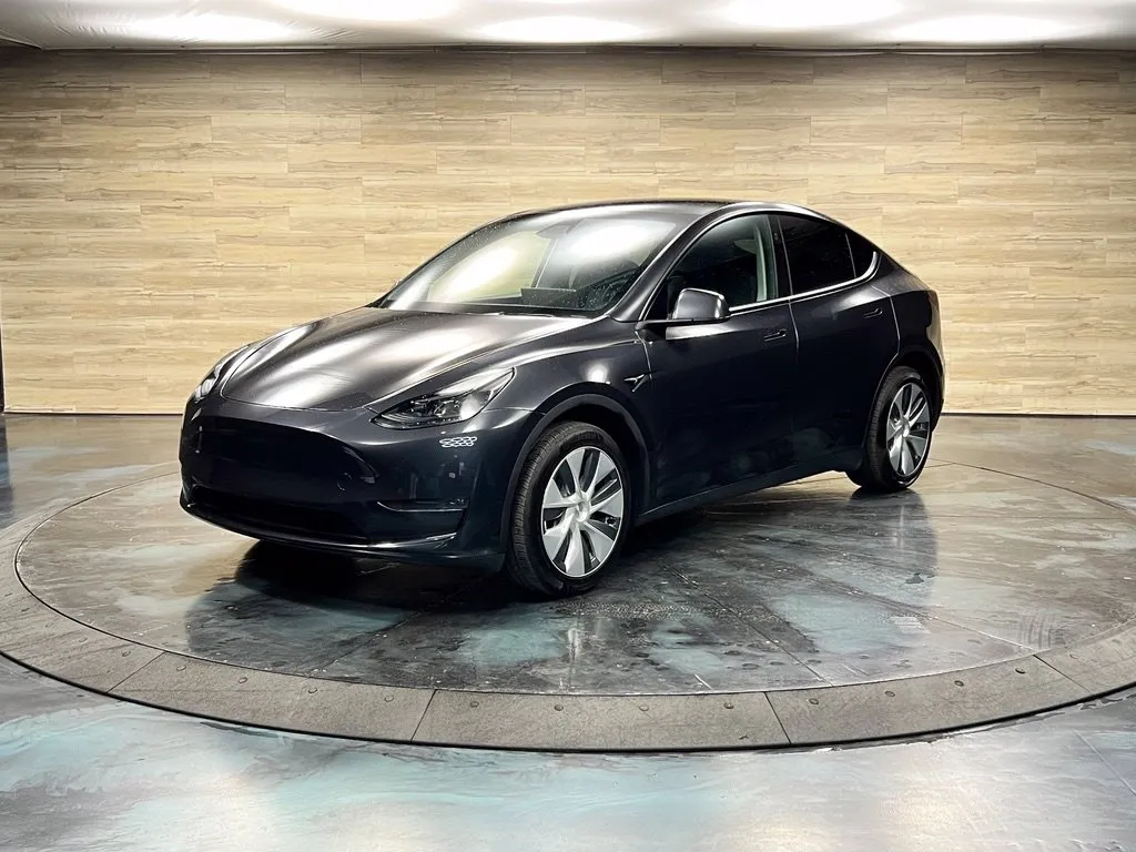 Tesla Model Y photo 4