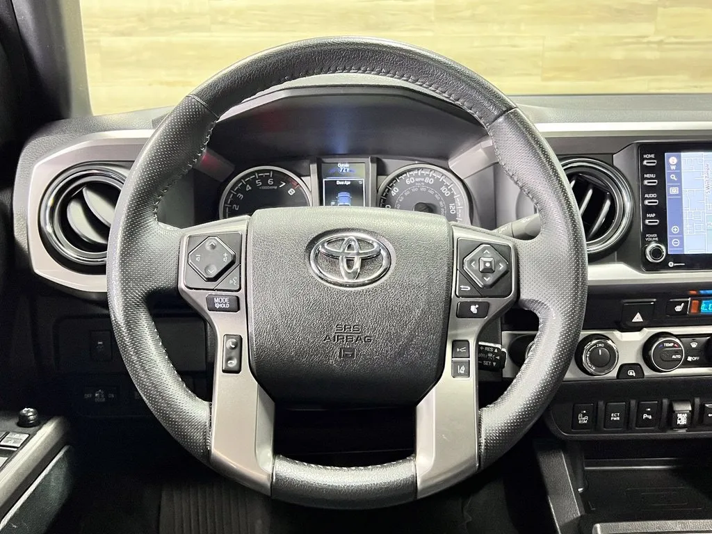 Toyota Tacoma photo 24
