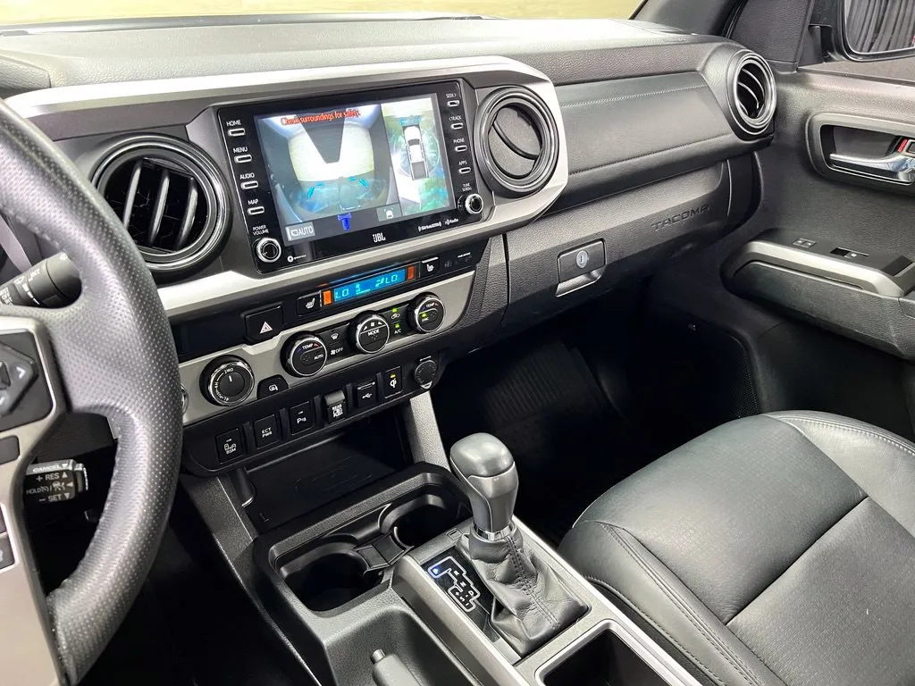 Toyota Tacoma photo 13