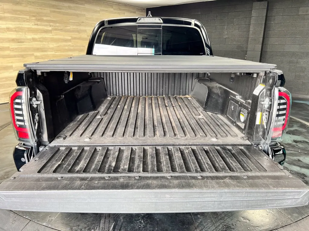 Toyota Tacoma photo 19