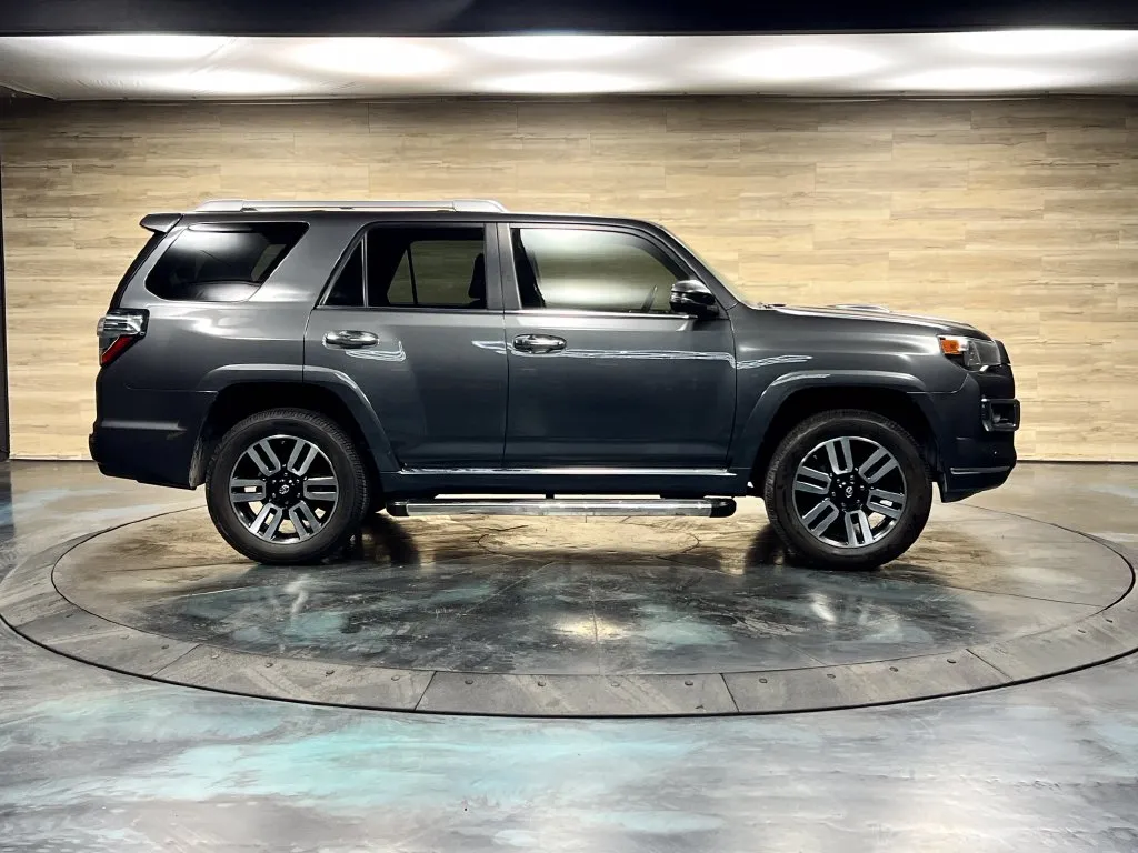 Toyota 4Runner photo 24