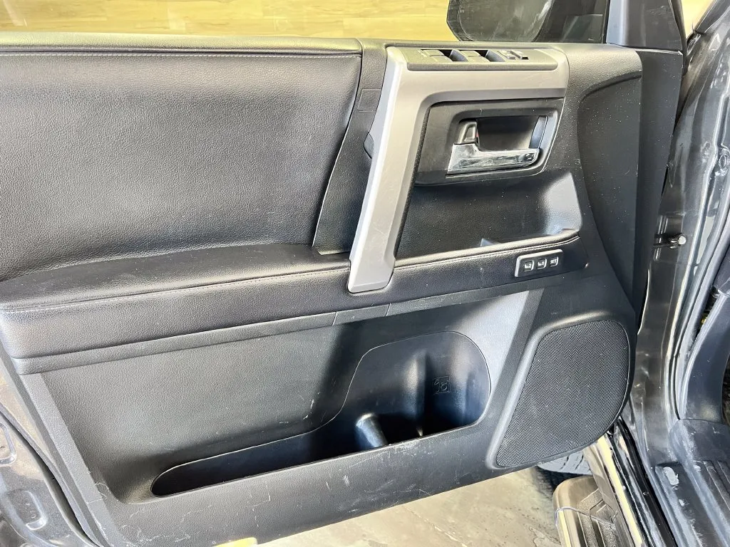 Toyota 4Runner photo 25