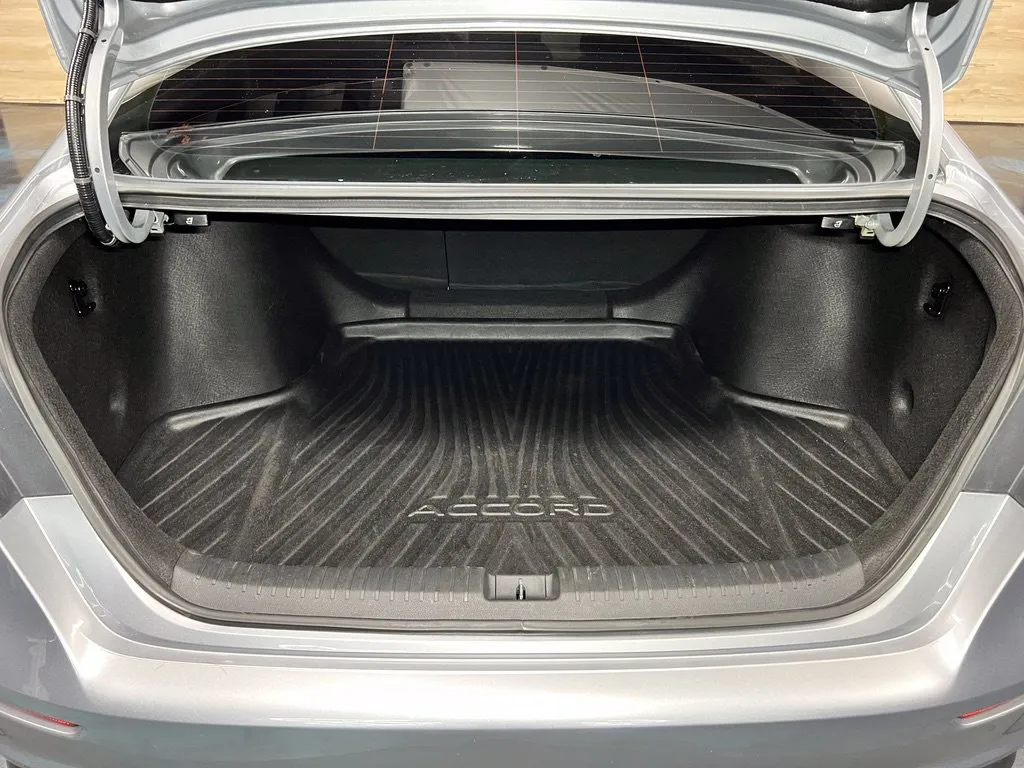 Honda Accord photo 18