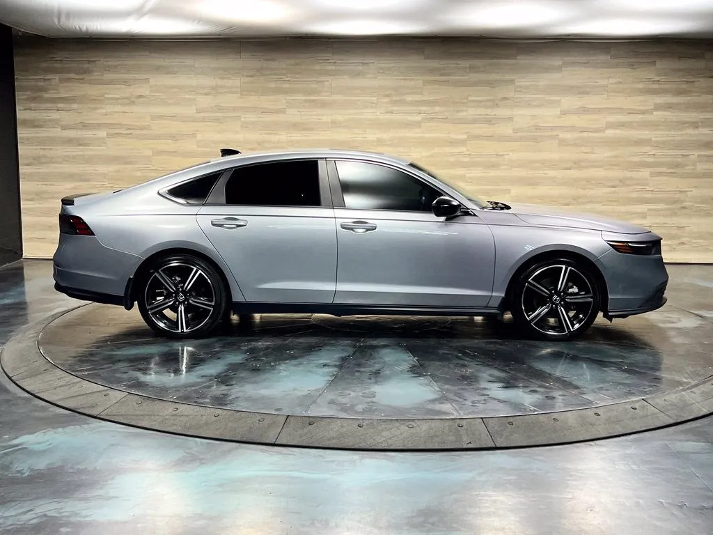 Honda Accord photo 21