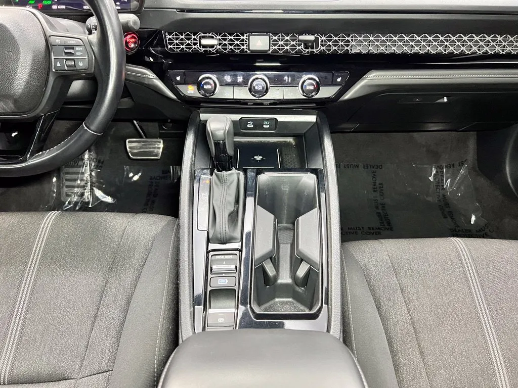 Honda Accord photo 12