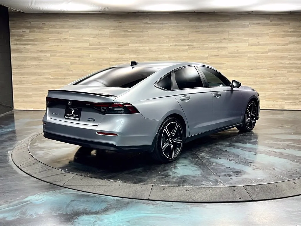 Honda Accord photo 11
