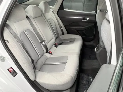 Hyundai Sonata photo 18