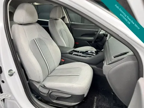 Hyundai Sonata photo 7