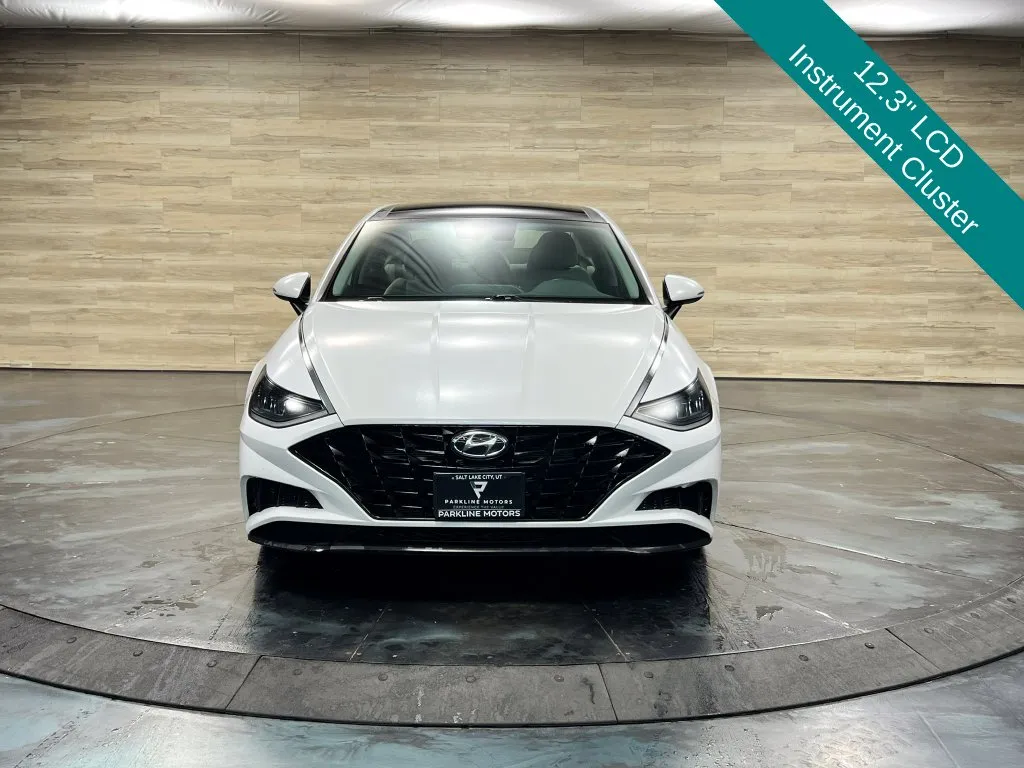 Hyundai Sonata photo 8