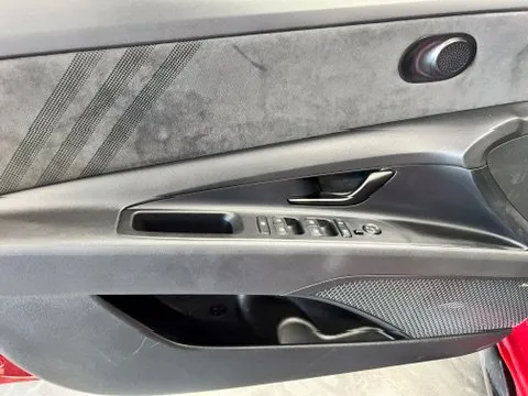 Hyundai Elantra photo 23