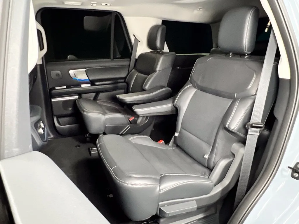 Ford Expedition photo 16