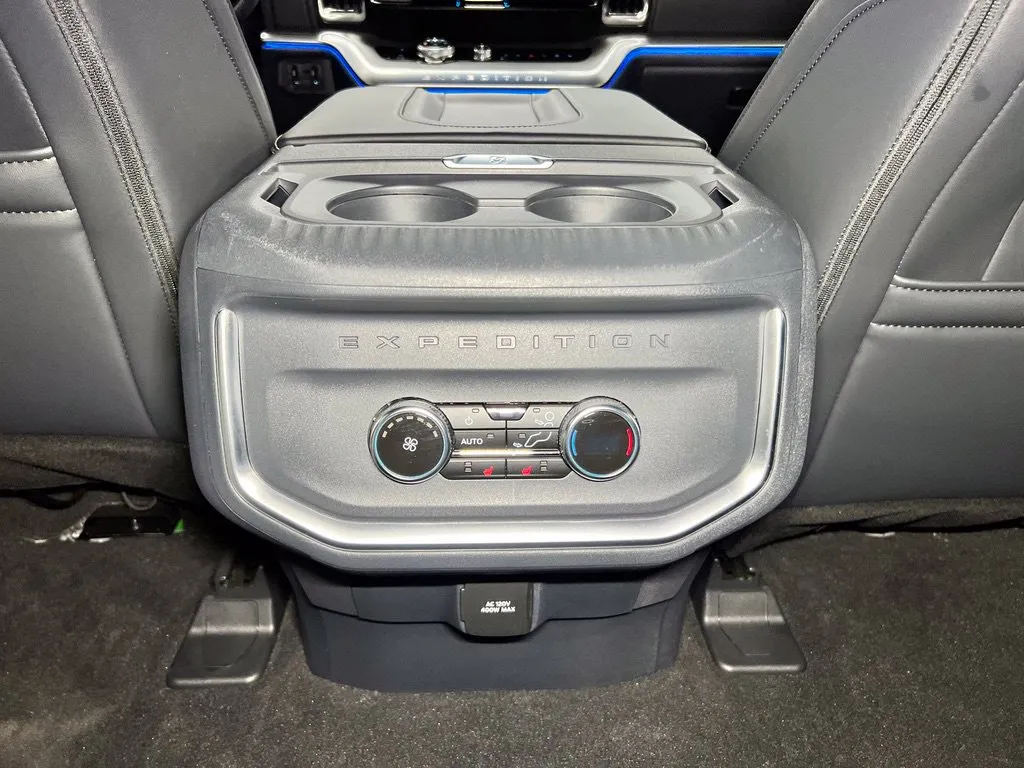 Ford Expedition photo 17