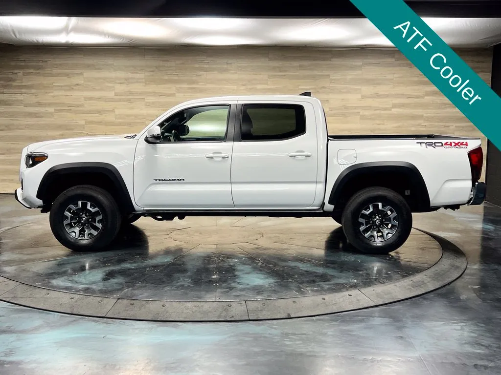 Toyota Tacoma photo 13
