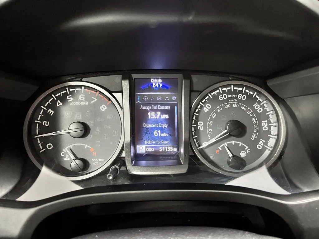 Toyota Tacoma photo 24