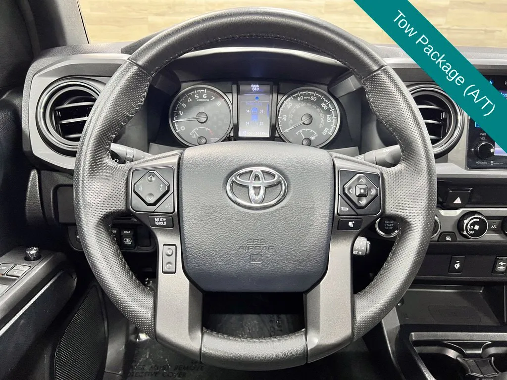 Toyota Tacoma photo 3