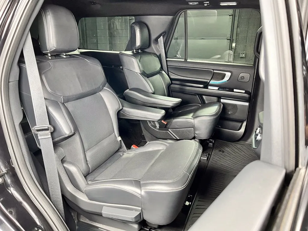 Ford Expedition photo 18
