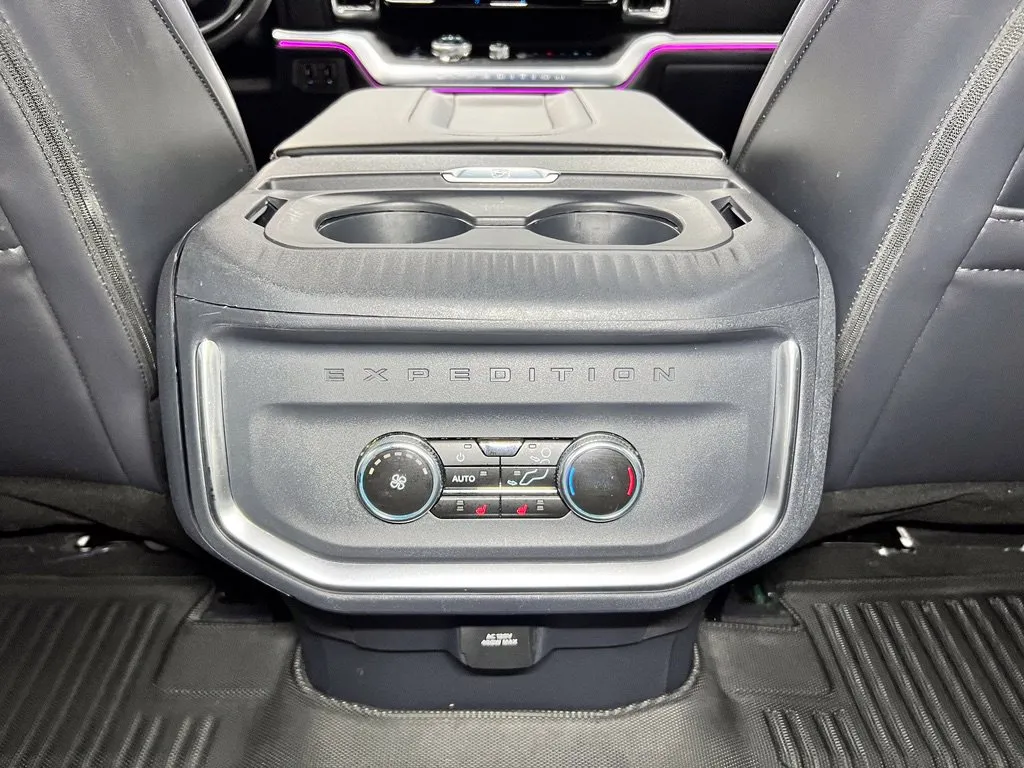 Ford Expedition photo 19