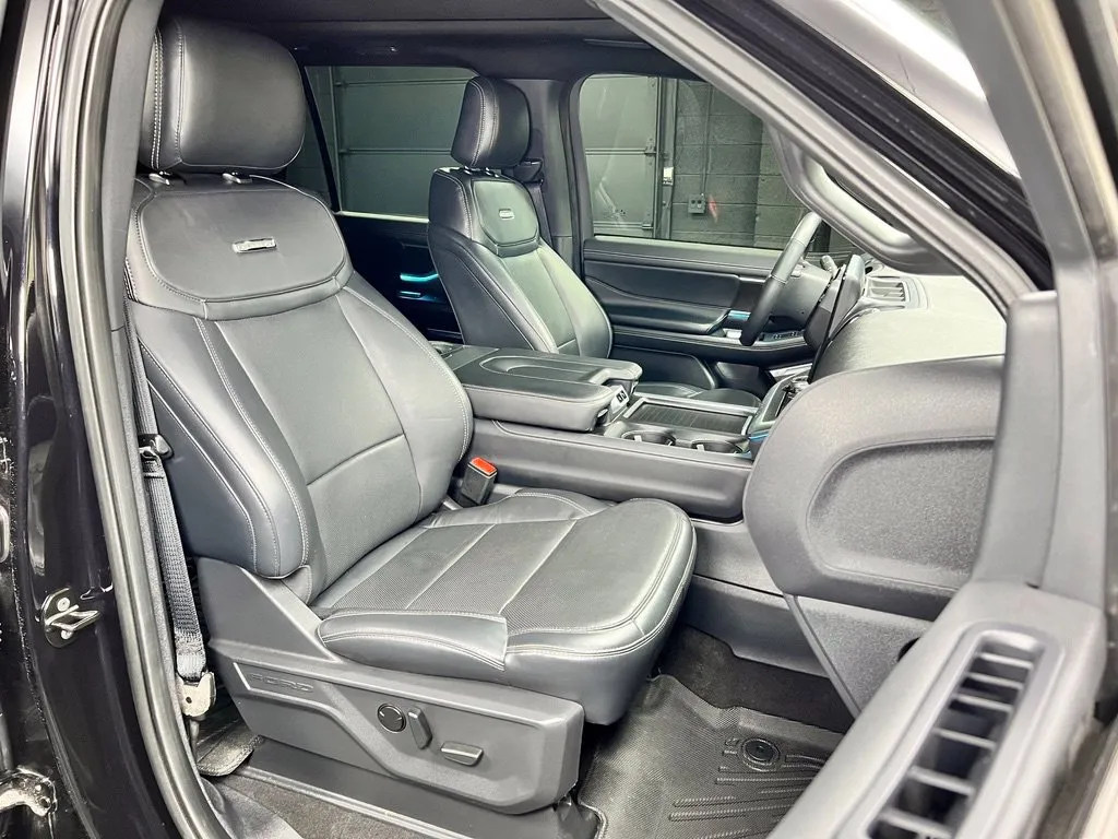 Ford Expedition photo 7