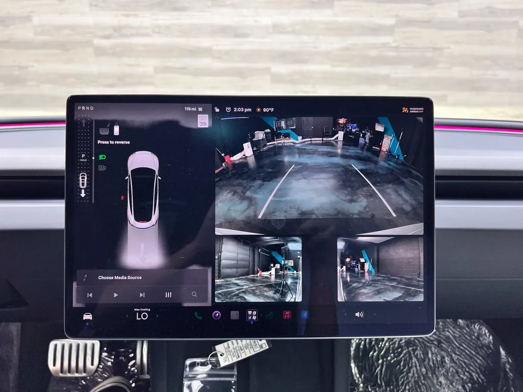 Tesla Model 3 photo 16