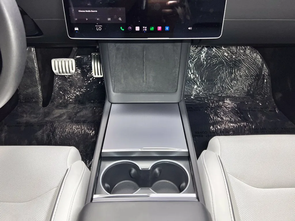 Tesla Model 3 photo 15