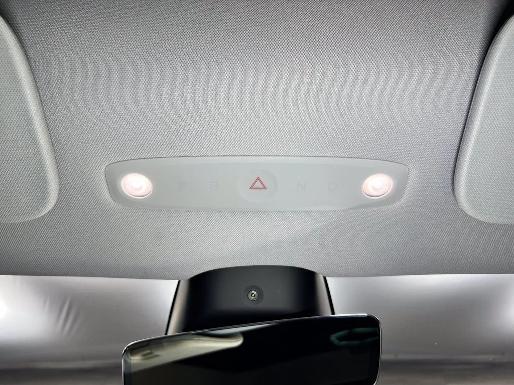 Tesla Model 3 photo 23