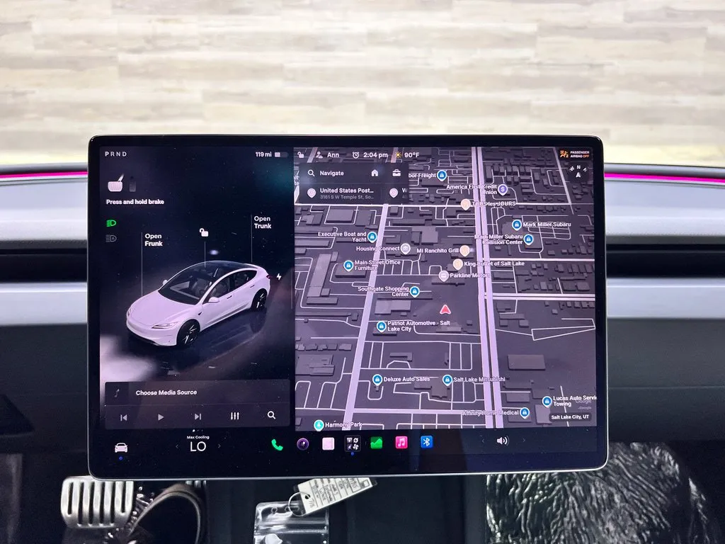 Tesla Model 3 photo 18