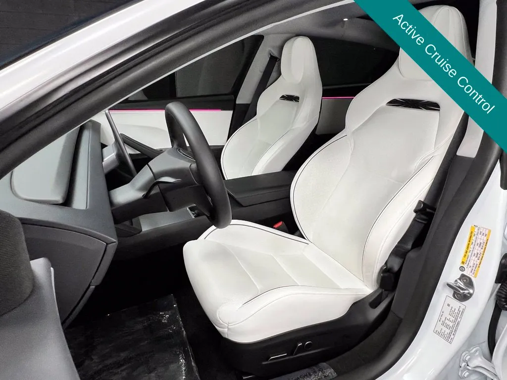 Tesla Model 3 photo 6