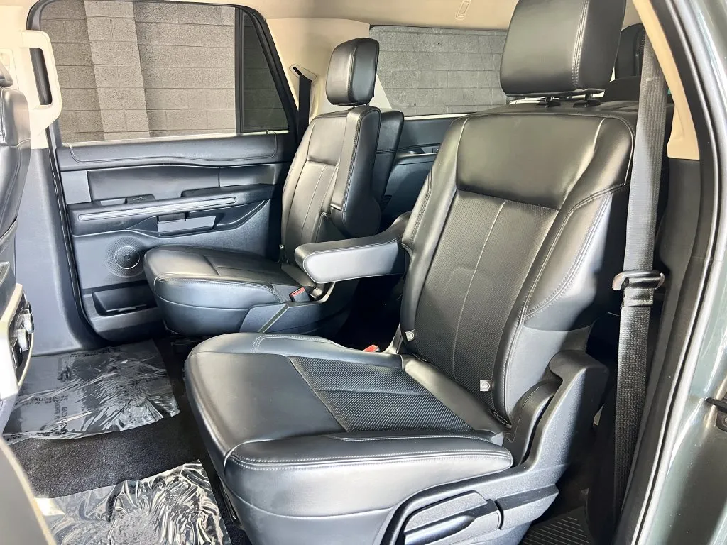 Ford Expedition MAX photo 19