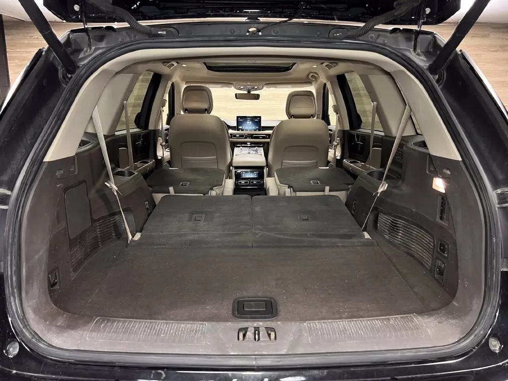 Lincoln Aviator photo 27