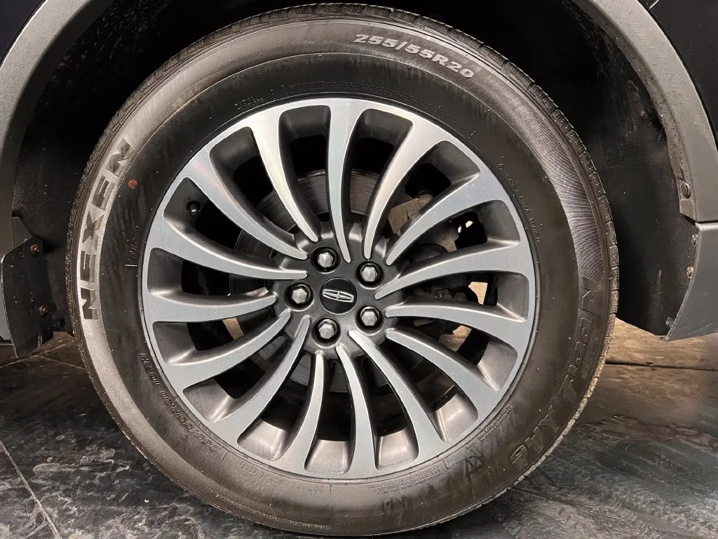 Lincoln Aviator photo 34