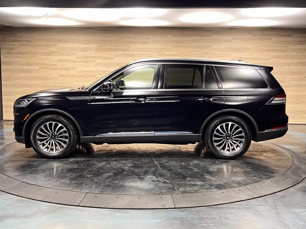 Lincoln Aviator photo 21